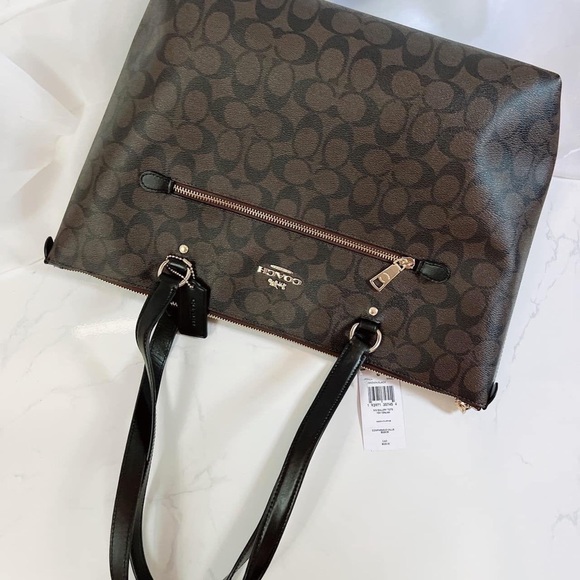 NWT - Only 1 Left- COACH Gallery Tote In Signature Canvas -Beautiful and Useful - Picture 13 of 16